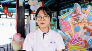 trang trí quầy bán kem tươi hấp dẫn khách hàng