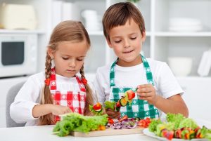chăm con bằng thực phẩm giúp trẻ thông minh