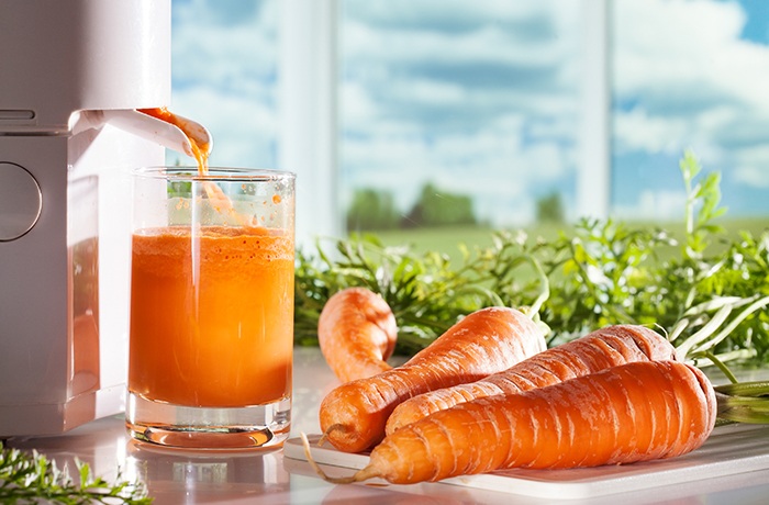 ăn hoặc uống nước ép cà rốt mỗi ngày giúp cải thiện vấn đề da mụn