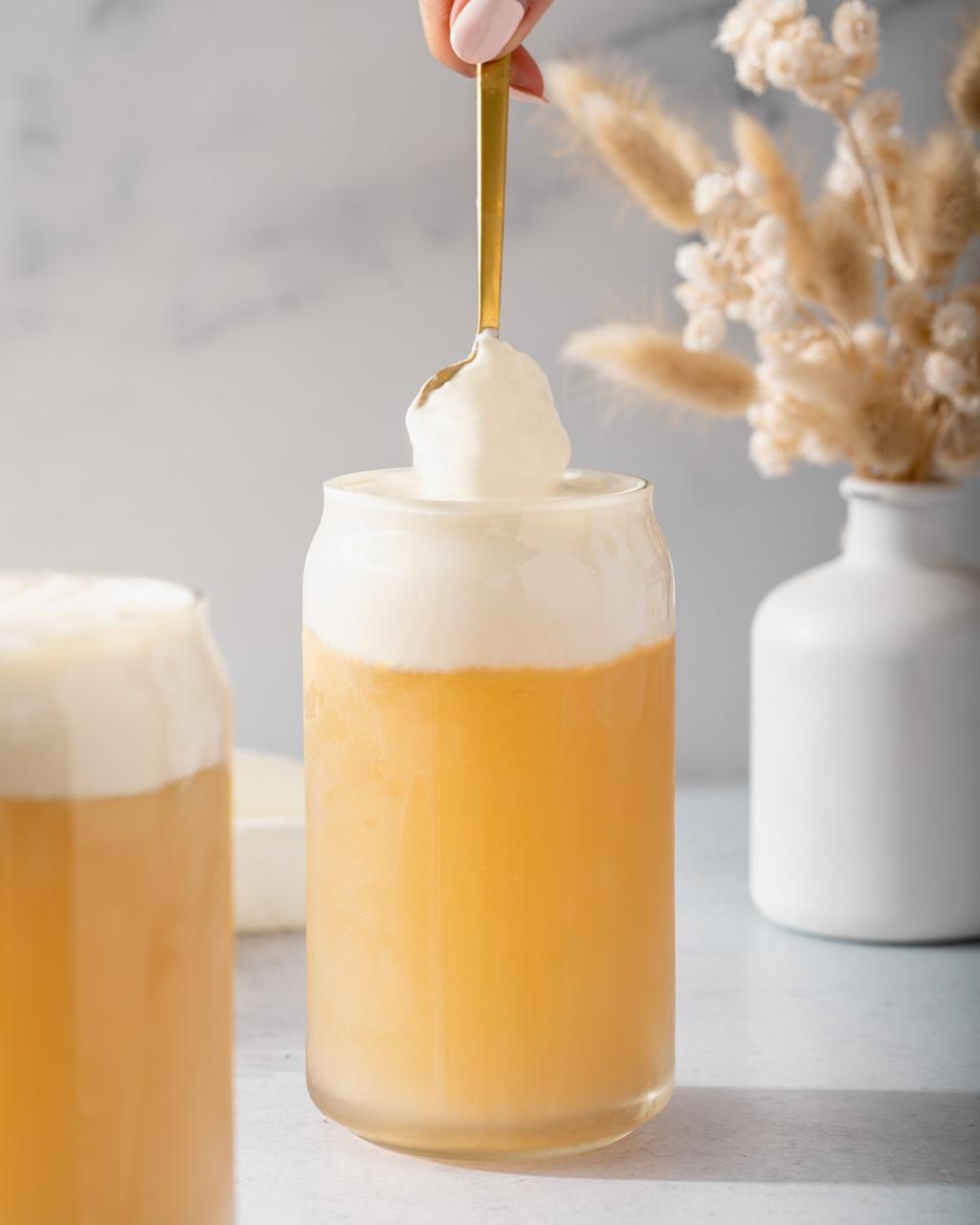 Top 15+ Topping Phù Hợp Với Bột Trà Sữa Ngon Nhất 2026 12 Kem cheese và foam sữa dùng làm topping trà sữa