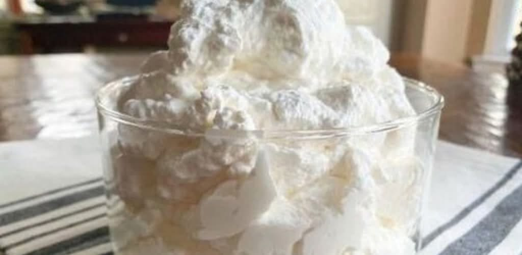 Cách Đánh Bông Bột Whipping Cream Mịn, Đứng Form | ThucPhamCom 7 Kem Whipping Cream đánh quá cứng do đánh quá lâu hoặc sai kỹ thuật